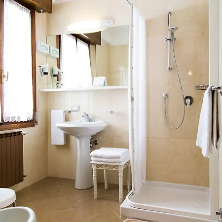 Hotel Diana 3*