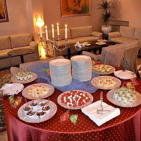 Hotel Diana 3*