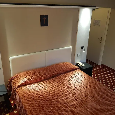 Diana Hotel