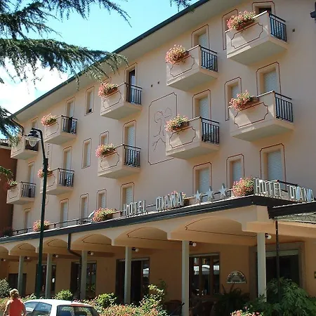 Diana Hotel 3*
