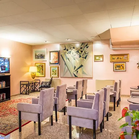 Hotel Diana