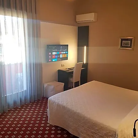 Hotel Diana 3*